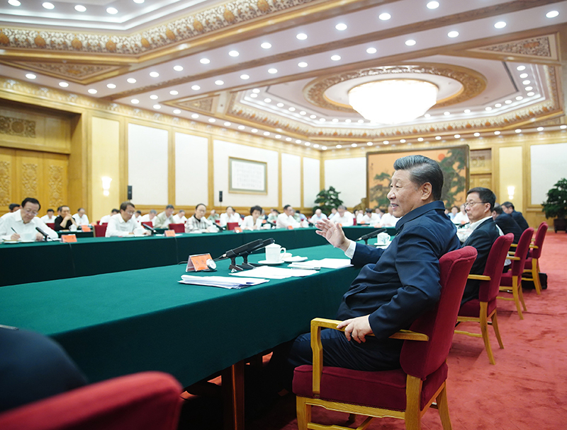 9月22日,中共中央总书记、国家主席、中央军委主席习近平在京主持召开教育文化卫生体育领域专家代表座谈会并发表重要讲话,就“十四五”时期经济社会发展听取意见和建议。新华社记者 鞠鹏 摄