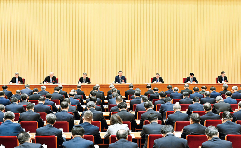 2025年12月10日至11日,中央经济工作会议在北京举行。中共中央总书记、国家主席、中央军委主席习近平出席会议并发表重要讲话。李强、赵乐际、王沪宁、蔡奇、丁薛祥、李希出席会议。